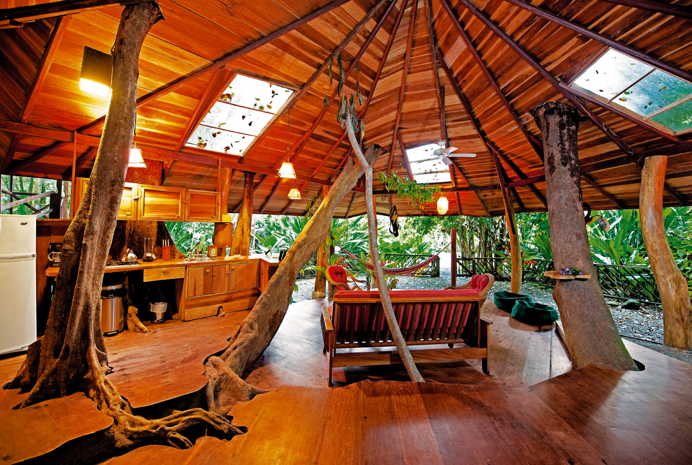 17 gorgeous tree houses that are nicer than your real house